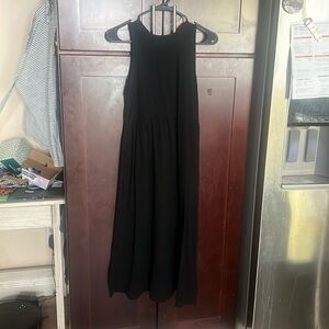Midi black dress with pockets!